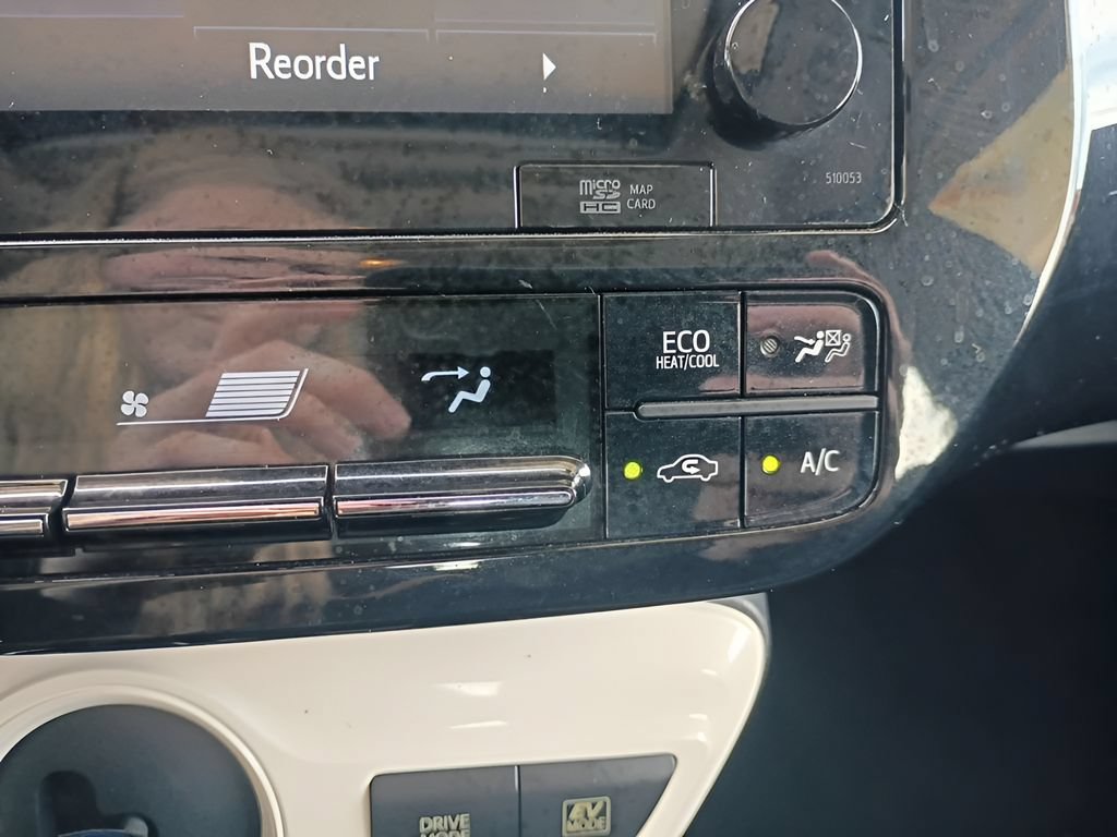 Used 2017 Toyota Prius Three w/ Advanced Technology Package FWD image 13