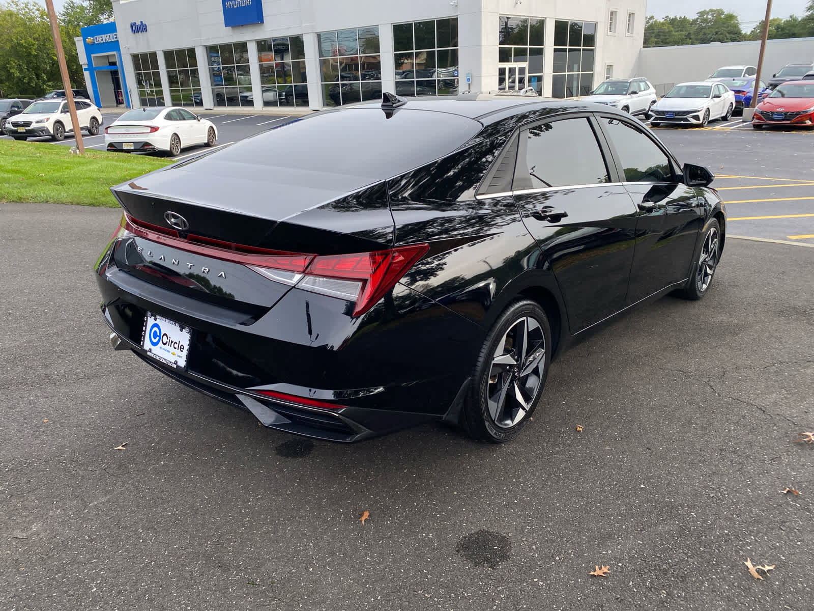Used 2022 Hyundai Elantra SEL w/ Convenience + Premium Package image 4
