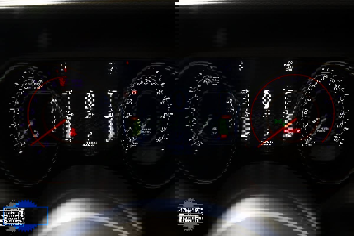 Used 2023 Jeep Gladiator Mojave w/ Cold Weather Group image 17