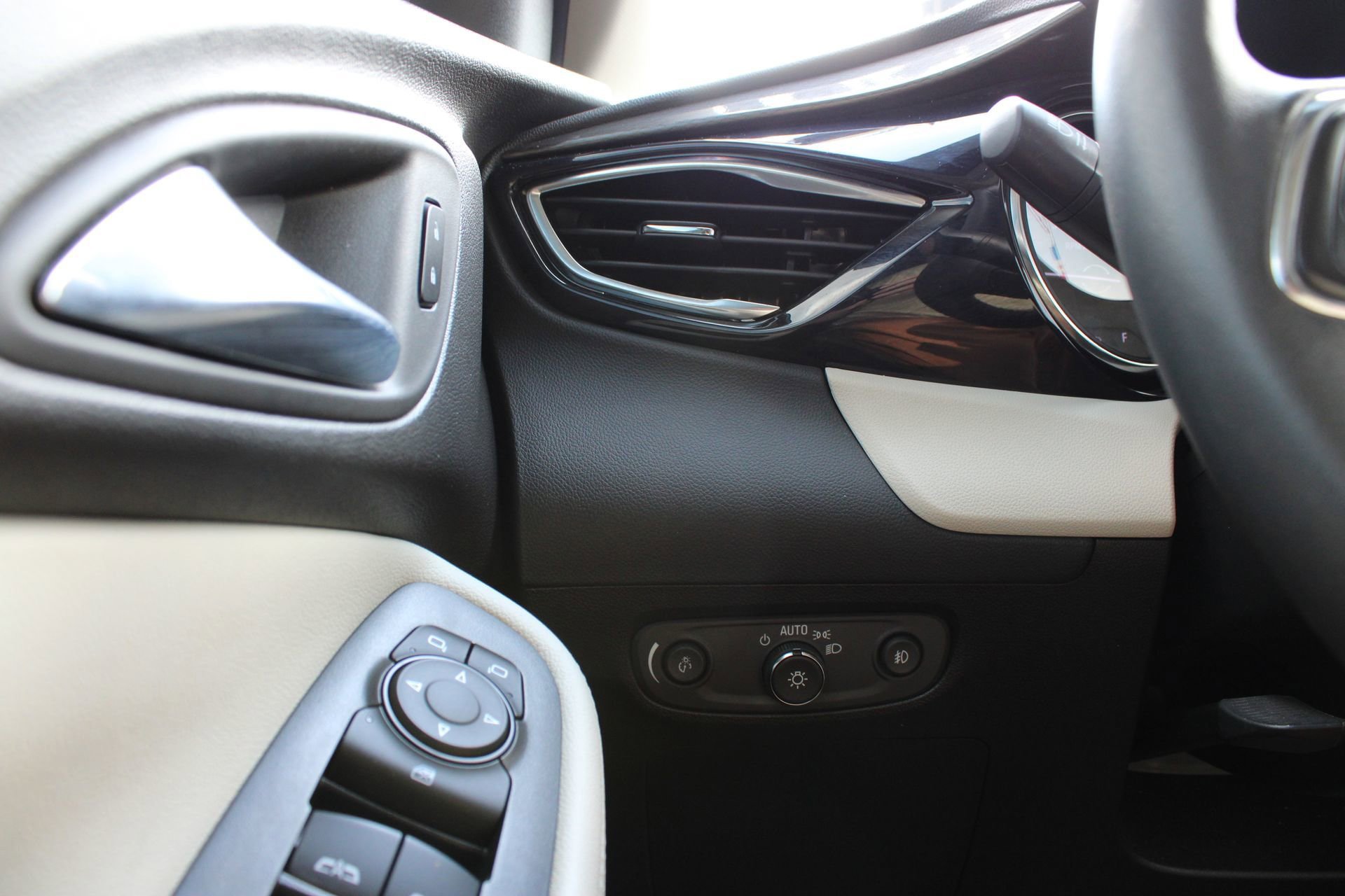 Used 2023 Buick Encore GX Select FWD image 24