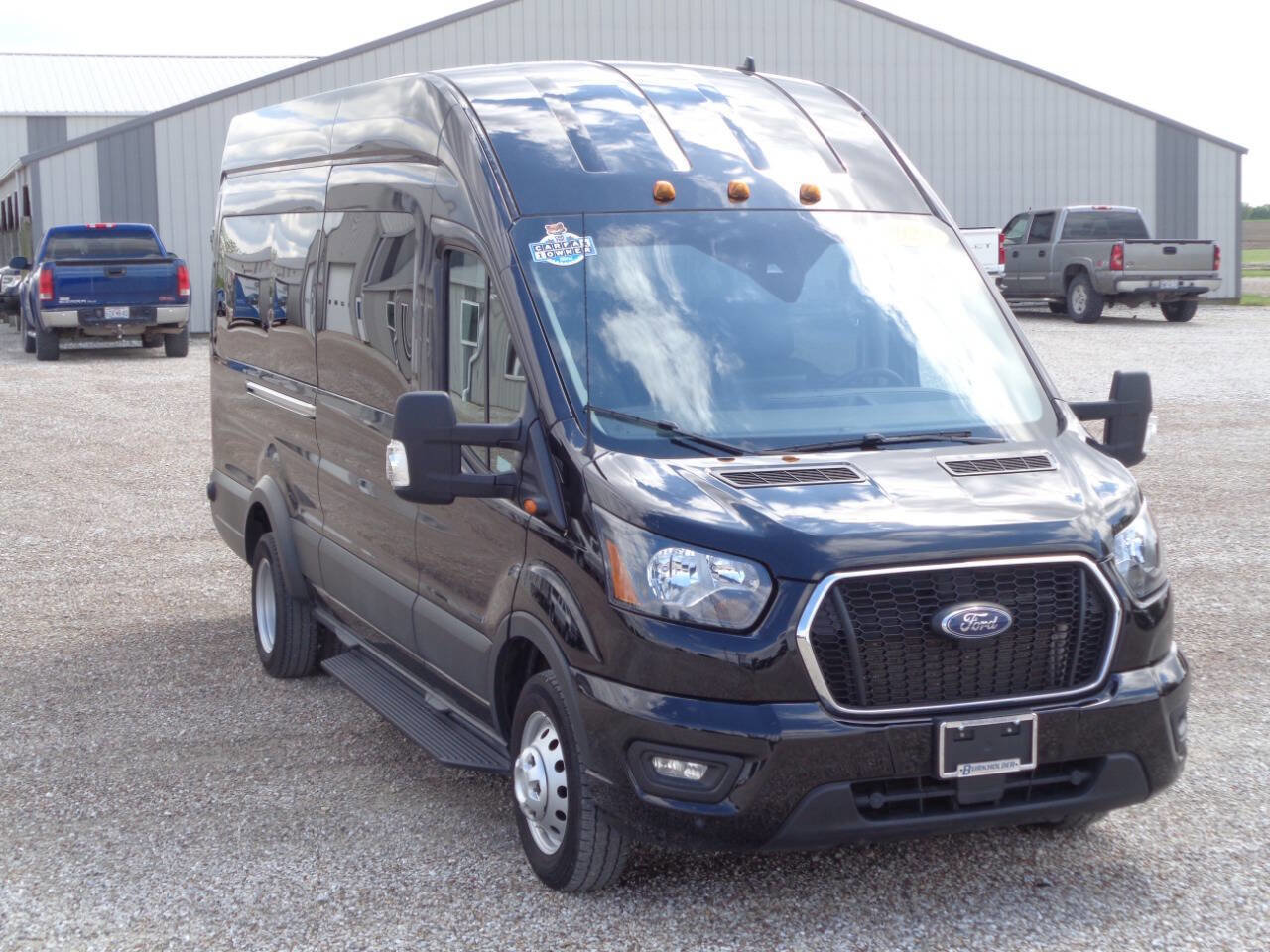 Used 2024 Ford Transit 350 XLT RWD image 4