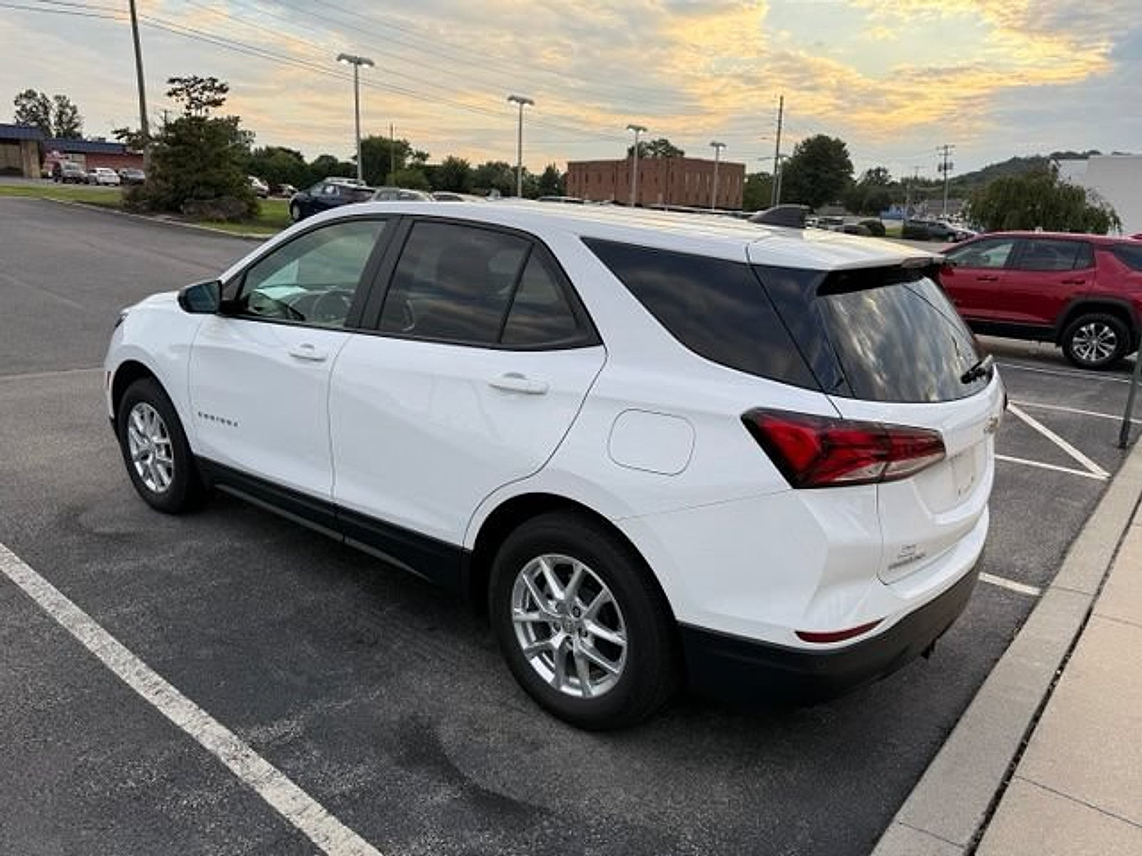 Certified 2024 Chevrolet Equinox LS w/ LS Convenience Package AWD/4WD image 6