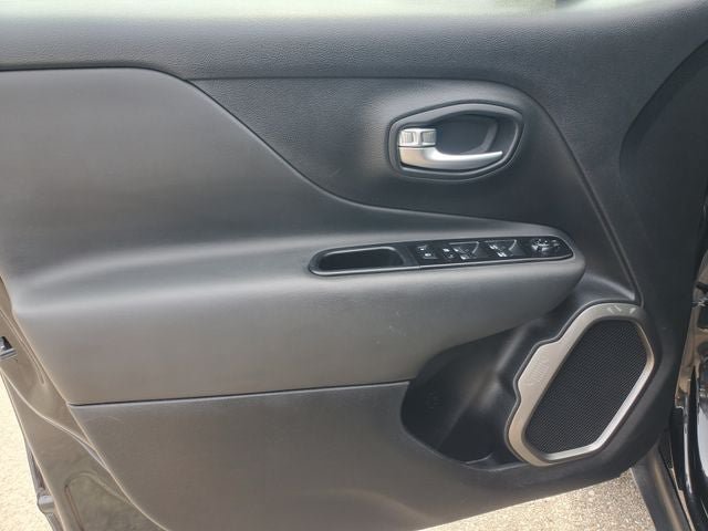 Used 2020 Jeep Renegade Limited AWD/4WD image 7