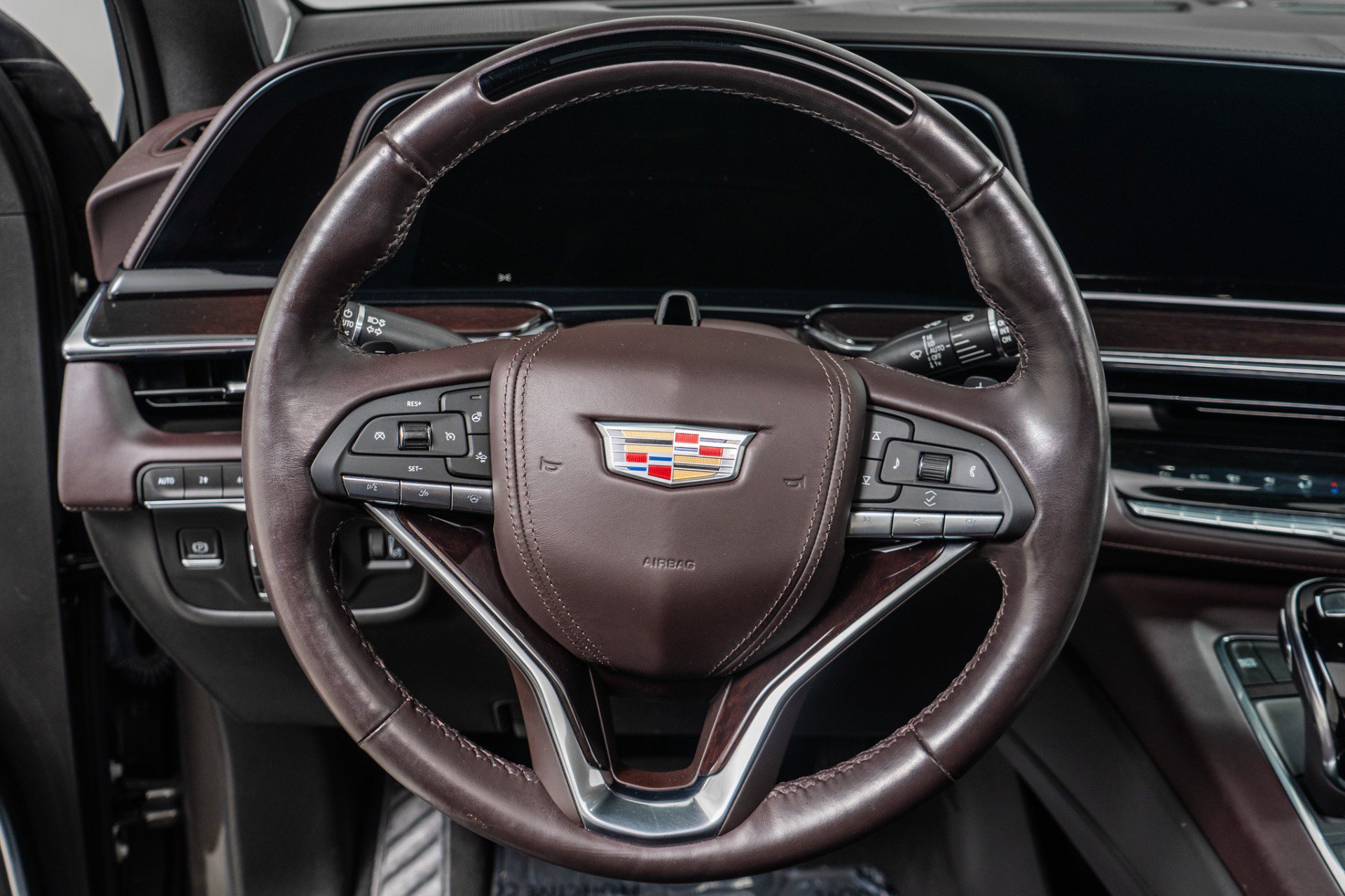 Used 2021 Cadillac Escalade Sport Platinum w/ Heavy-Duty Trailer Package AWD/4WD image 15