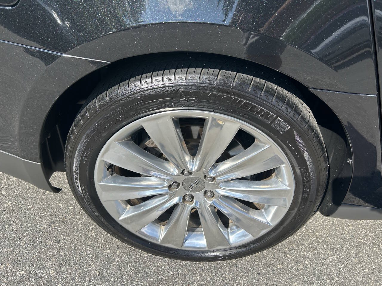 Used 2013 Lincoln MKS AWD image 15
