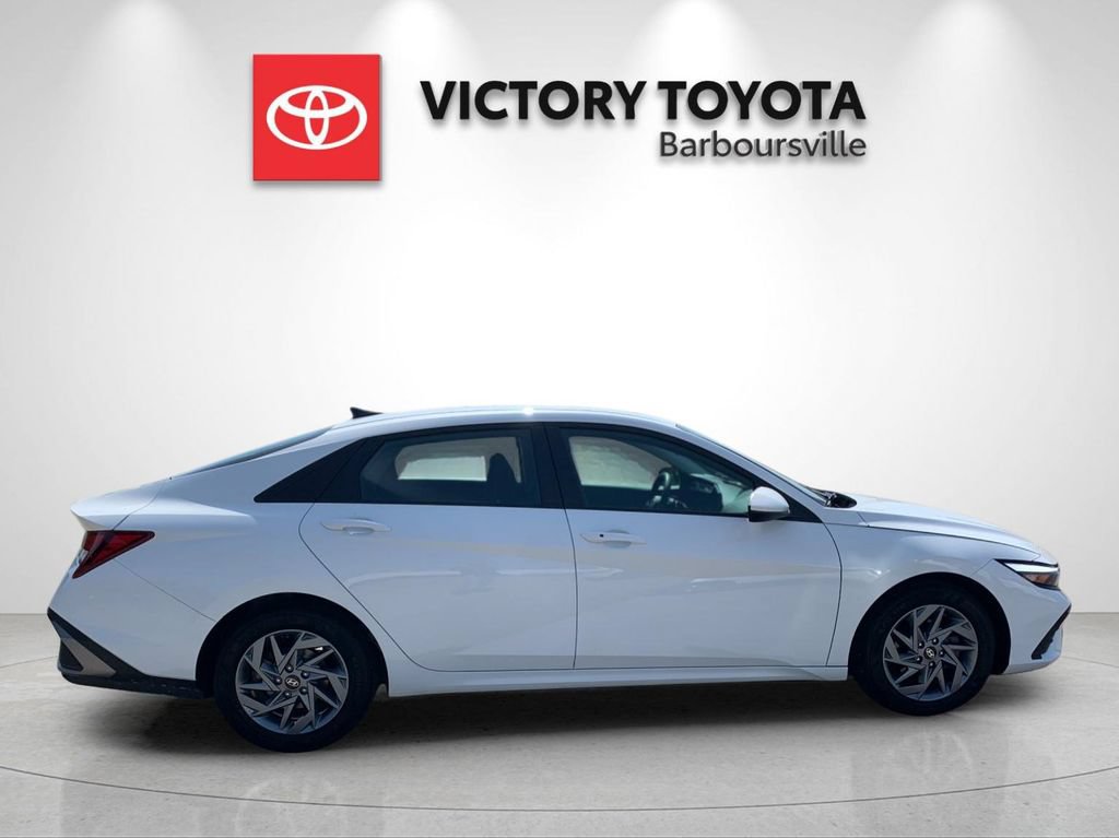 Used 2024 Hyundai Elantra SEL FWD image 6