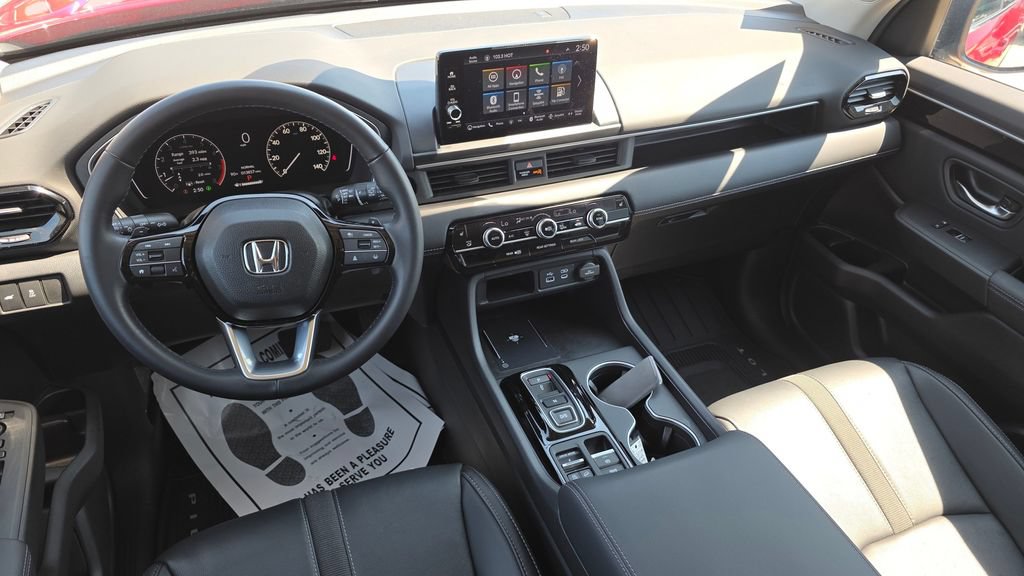 Certified 2025 Honda Pilot Touring image 27