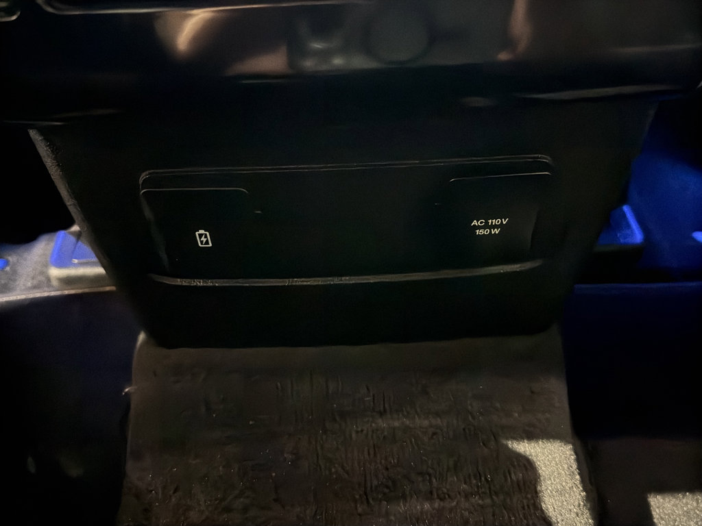 Used 2023 Lincoln Aviator Reserve w/ Equipment Group 201A image 16