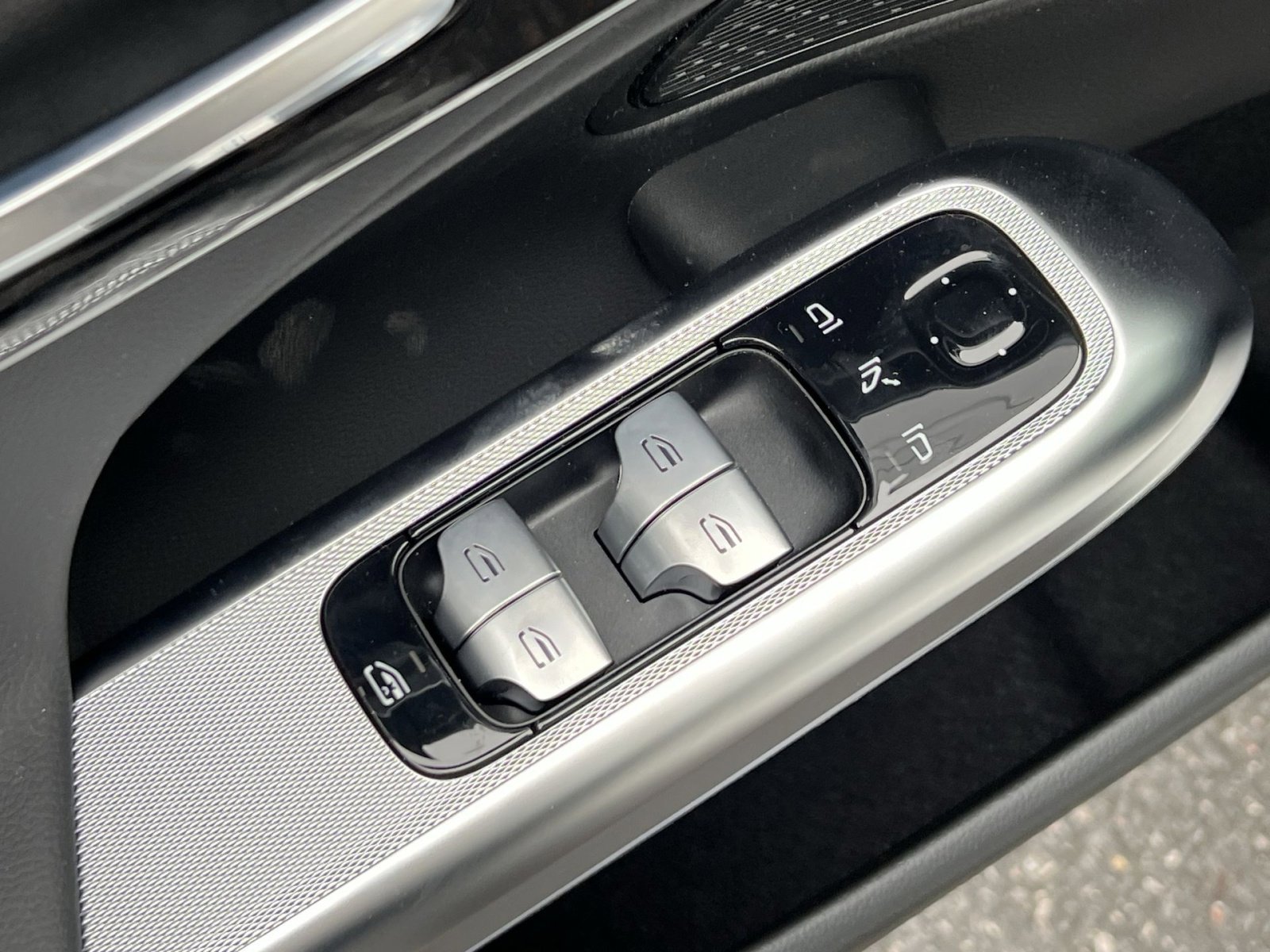 New 2026 Mercedes-Benz E 350 4MATIC Sedan image 13