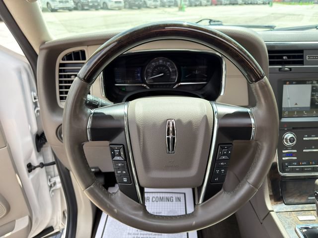 Used 2017 Lincoln Navigator Select AWD/4WD image 37