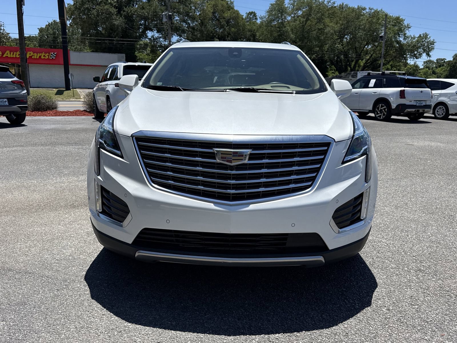 Used 2017 Cadillac XT5 Platinum w/ Driver Assist Package AWD/4WD image 8