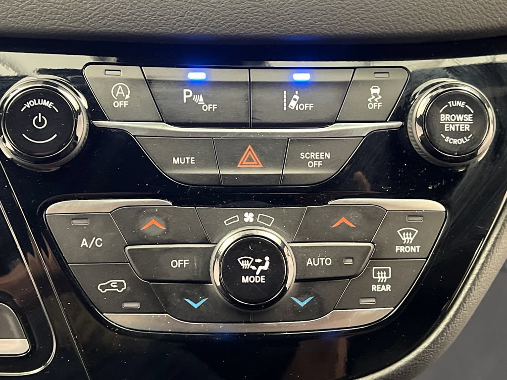 Used 2025 Chrysler Pacifica Select FWD image 62