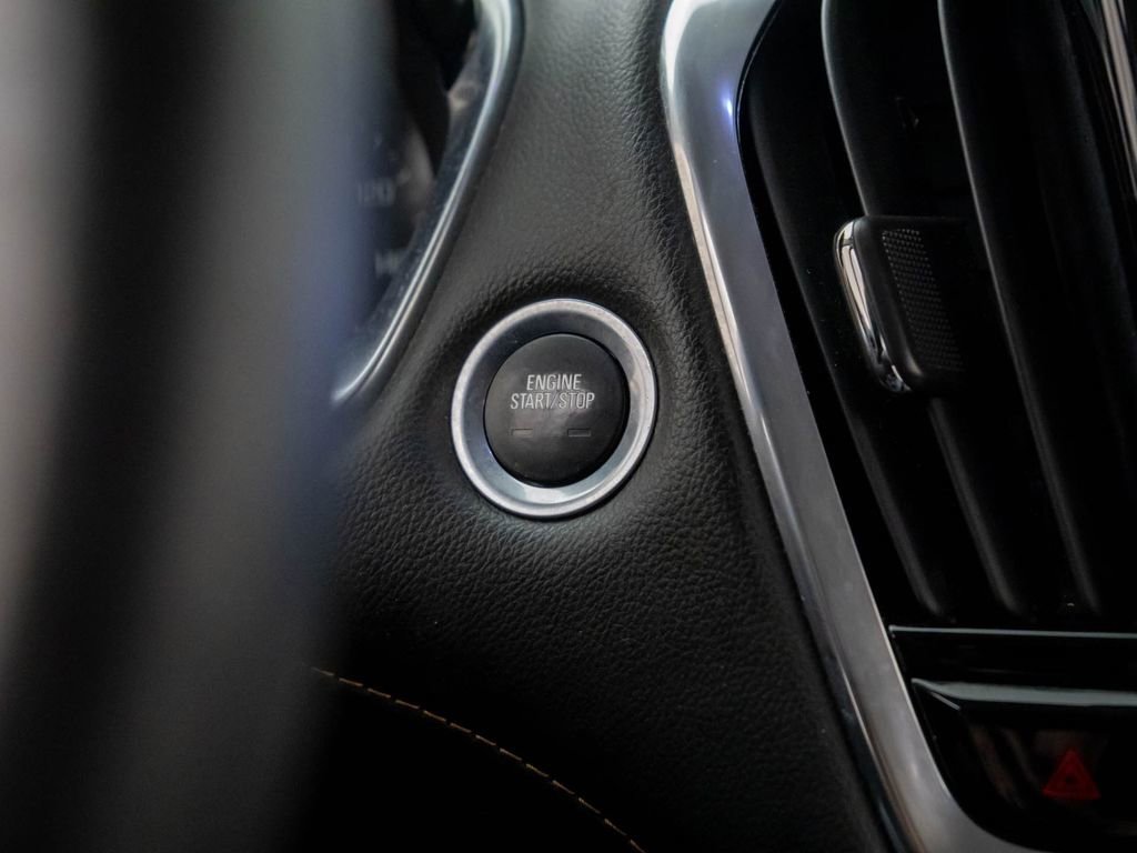 Used 2019 Chevrolet Traverse LT image 21