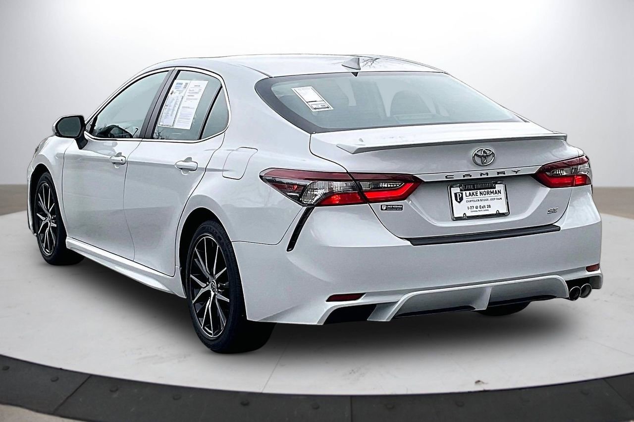 Used 2023 Toyota Camry SE image 7
