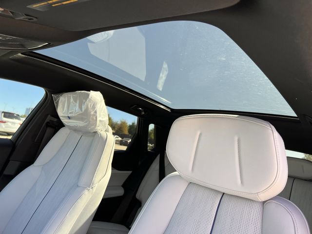 New 2026 Cadillac Lyriq Luxury image 19