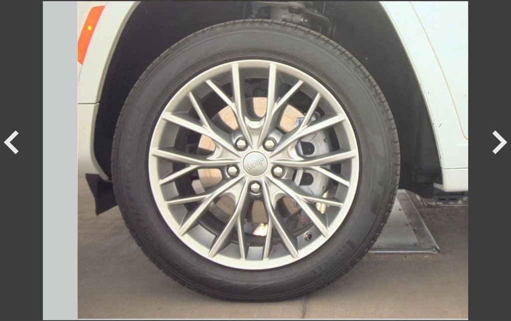 Used 2022 Jeep Grand Cherokee Summit image 3