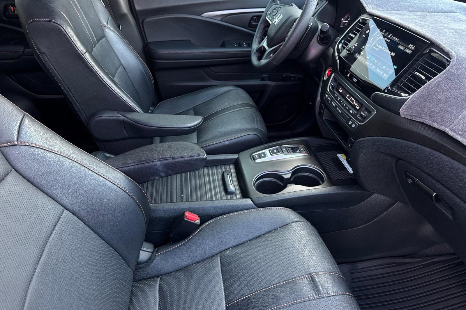 Certified 2023 Honda Passport TrailSport image 32