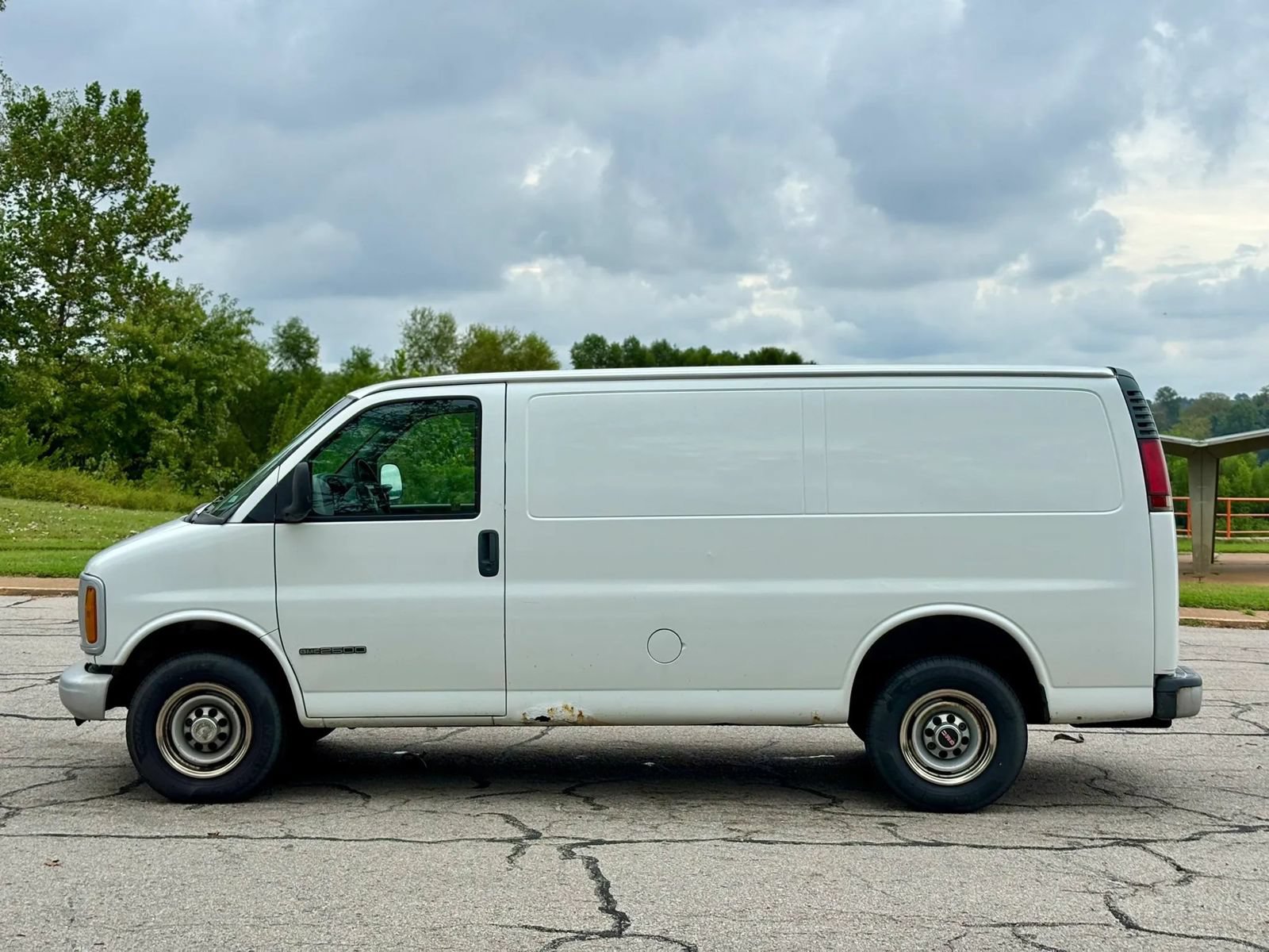Used 2001 GMC Savana 2500 RWD image 9