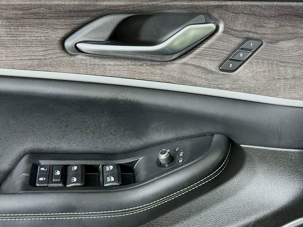 Used 2022 Jeep Grand Cherokee Limited 4xe image 25