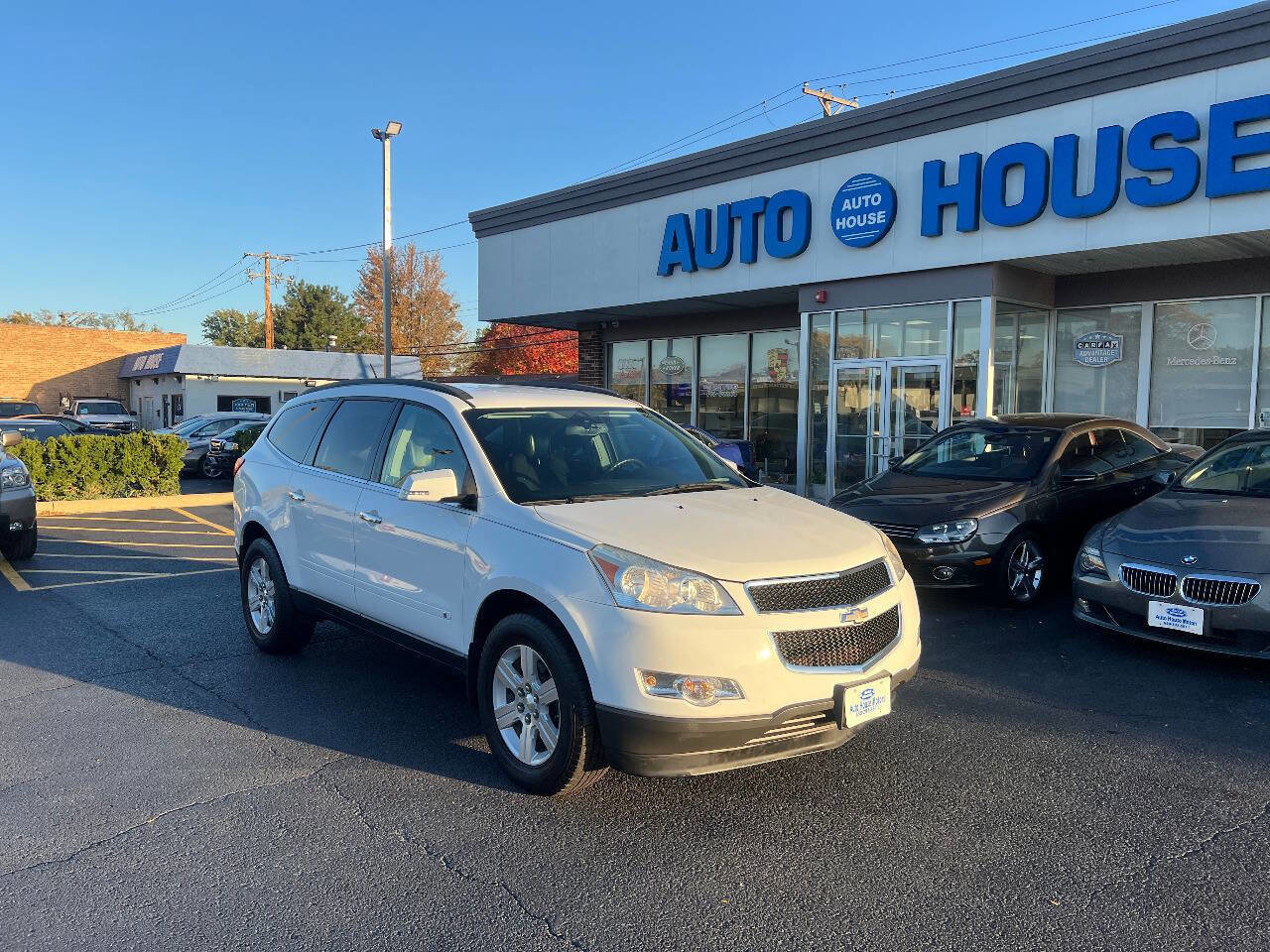 Used 2010 Chevrolet Traverse LT w/ Personal Connectivity Package image 3