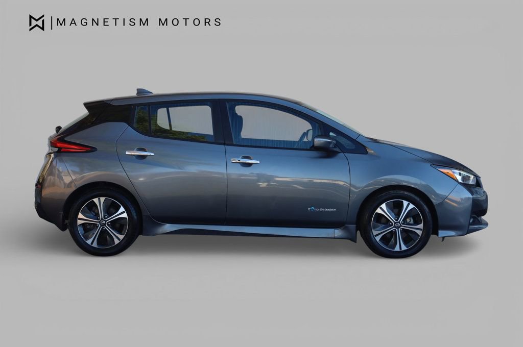 Used 2018 Nissan Leaf SV w/ SV Technology Package image 2
