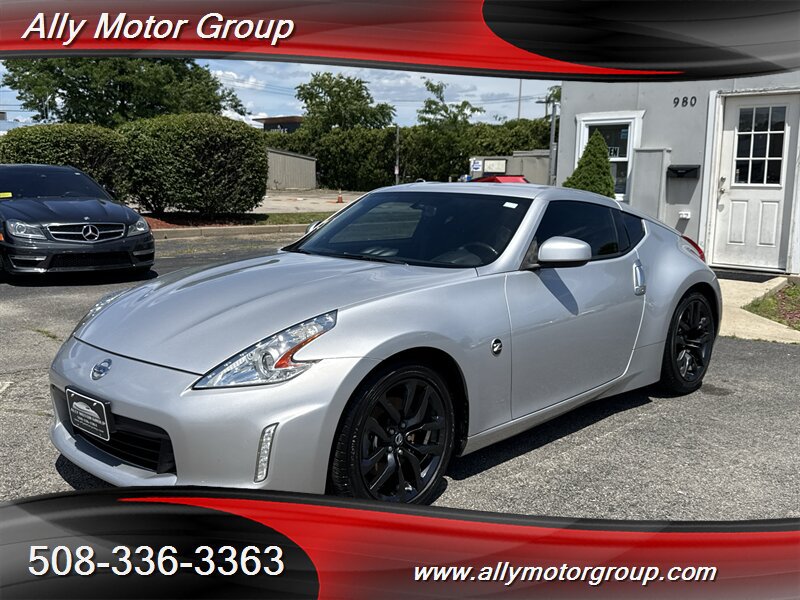 Used 2016 Nissan 370Z Coupe RWD image 1