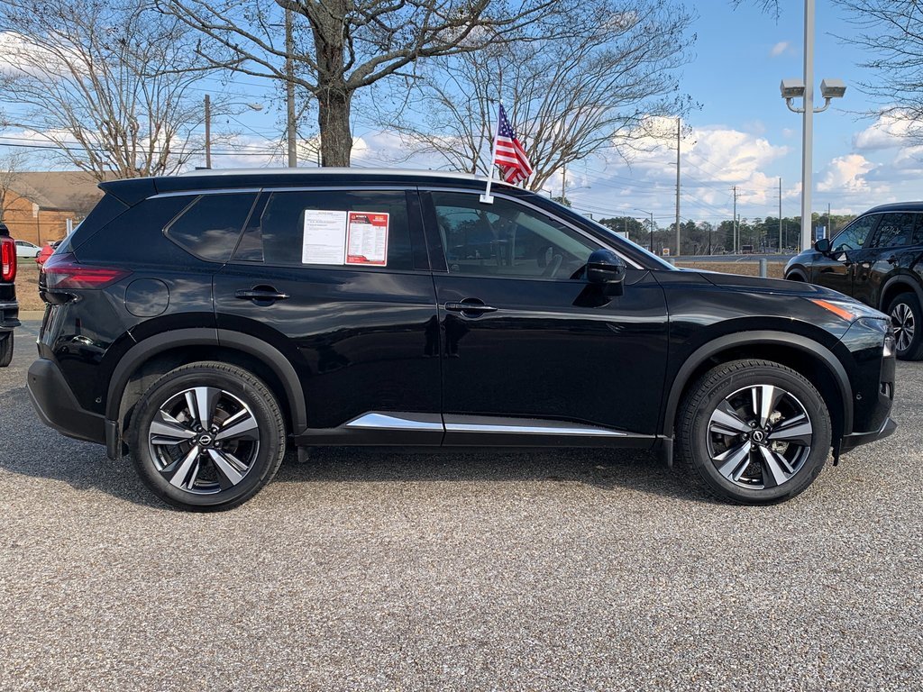Used 2023 Nissan Rogue SL w/ SL Premium Package image 2