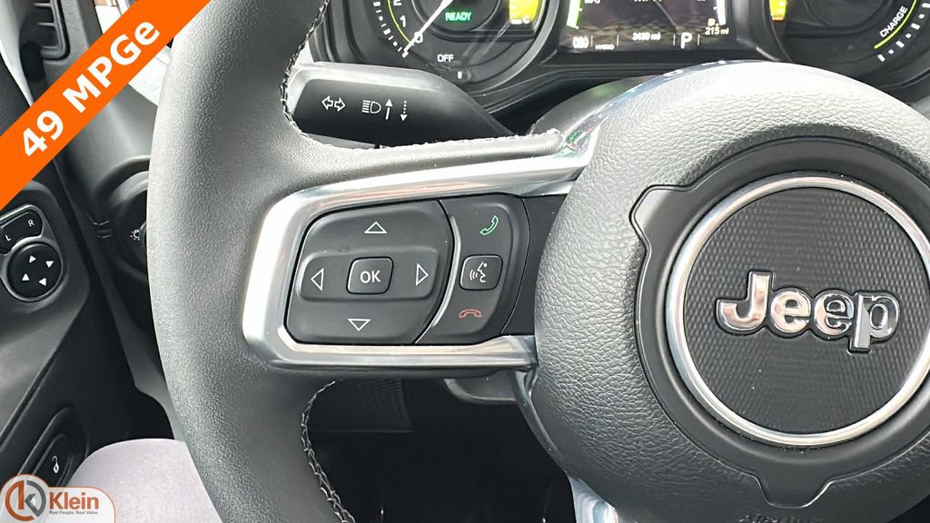 Used 2025 Jeep Wrangler Sahara 4xe image 17