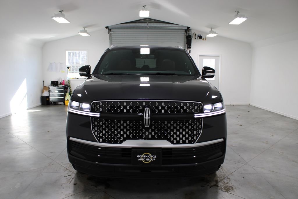 New 2026 Lincoln Navigator Reserve image 2