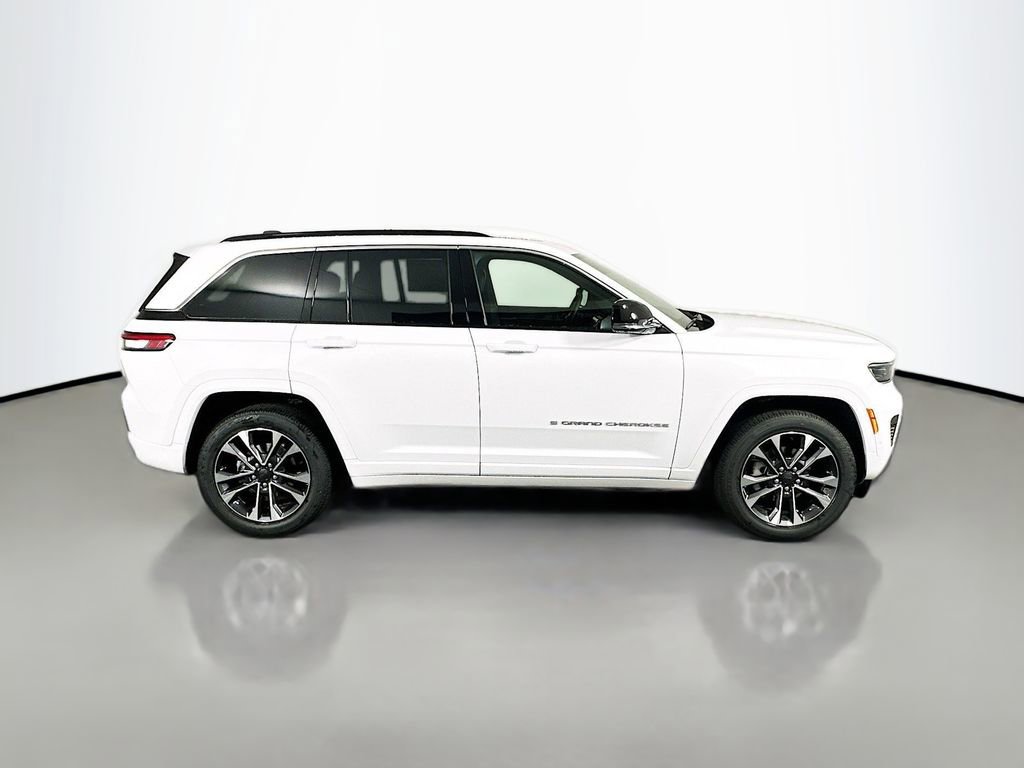 New 2025 Jeep Grand Cherokee Overland w/ Adv Protech Group III image 8