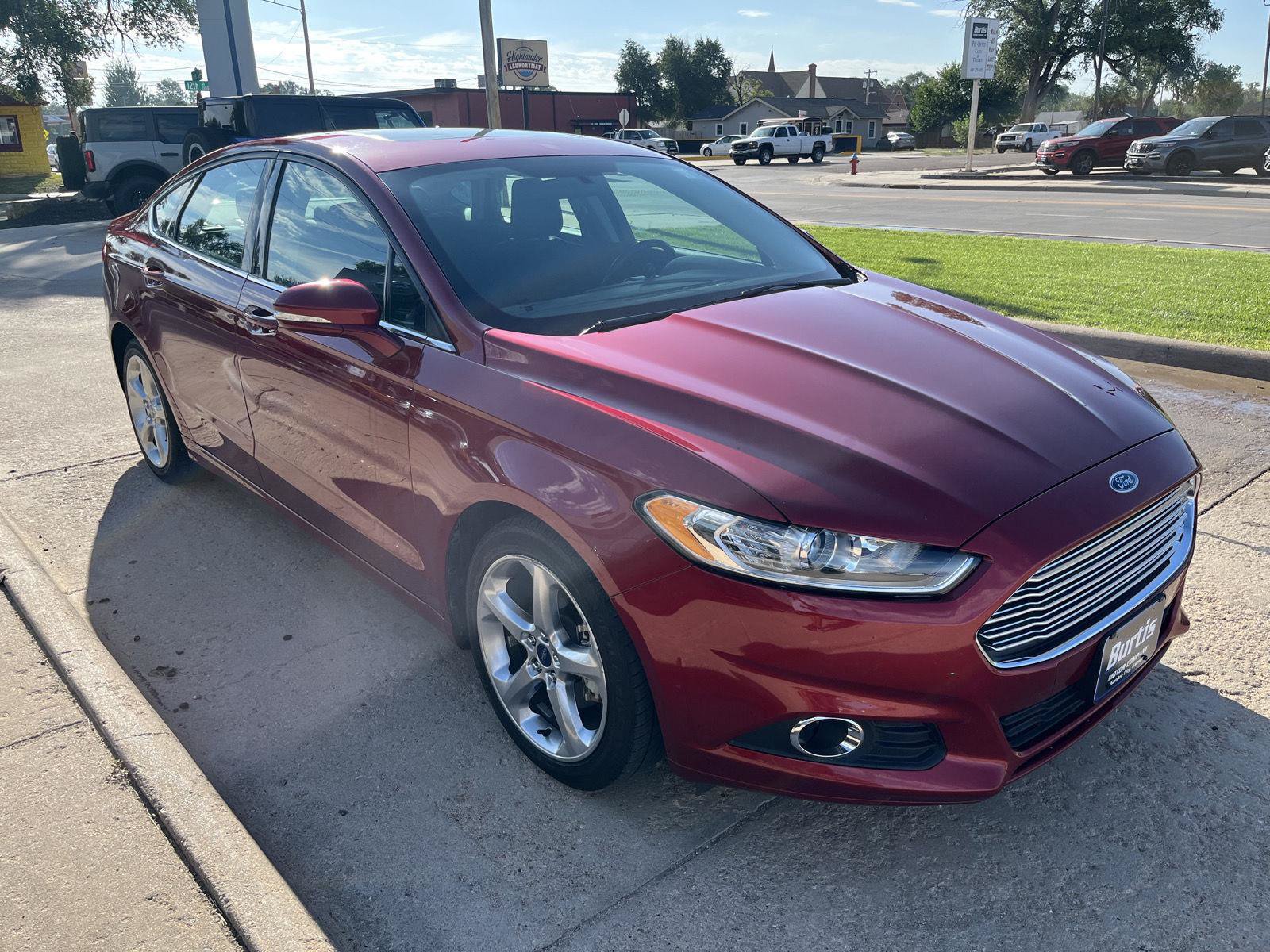 Used 2014 Ford Fusion SE FWD image 4