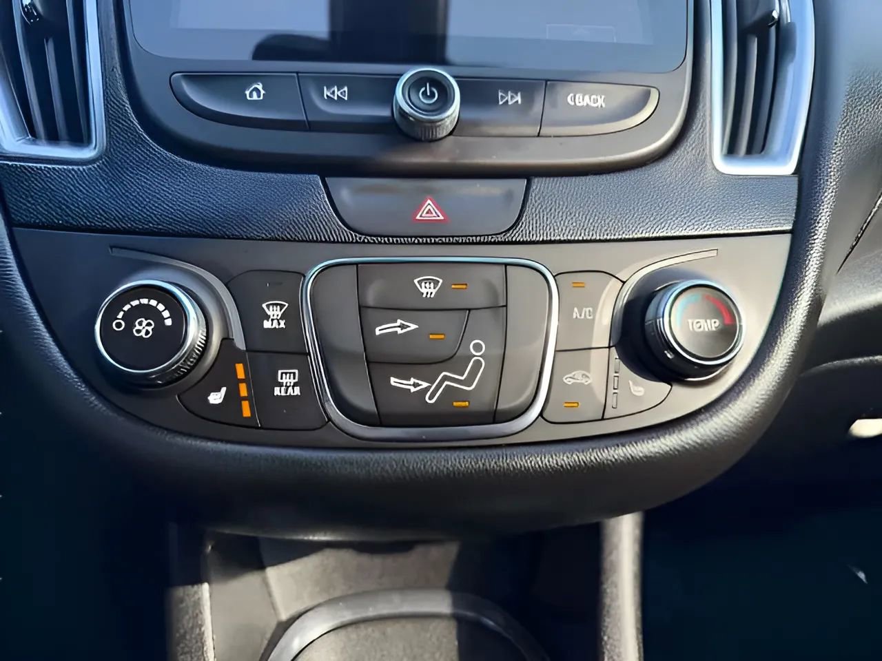 Used 2016 Chevrolet Malibu LT w/ Leather Package image 16