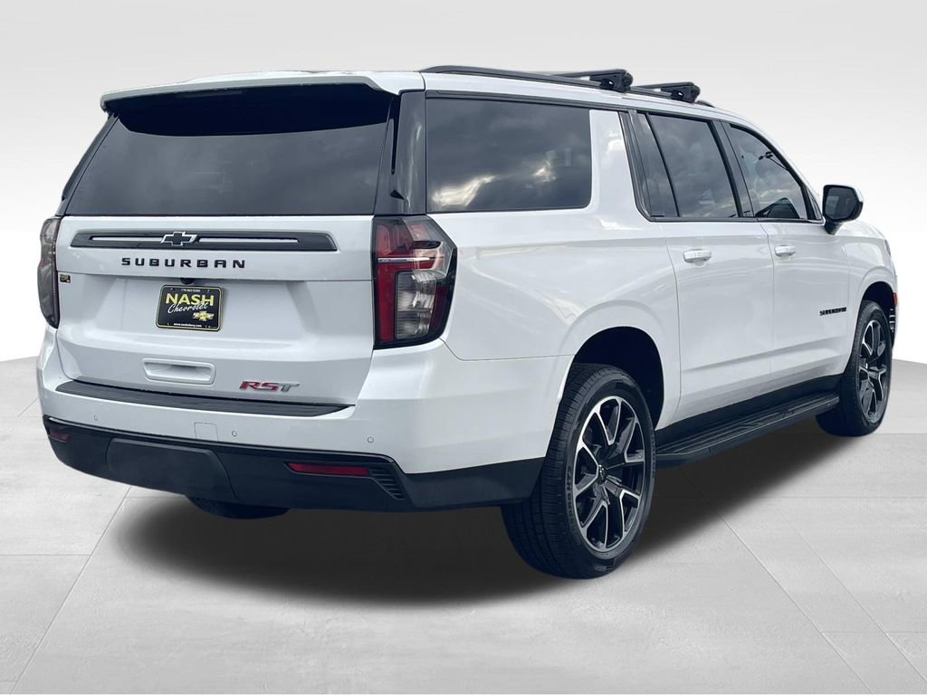 Used 2023 Chevrolet Suburban RST image 3