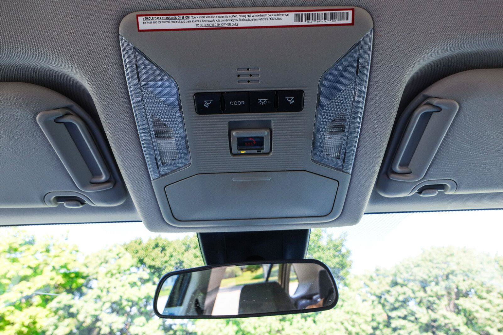 Used 2021 Toyota RAV4 XLE FWD image 33