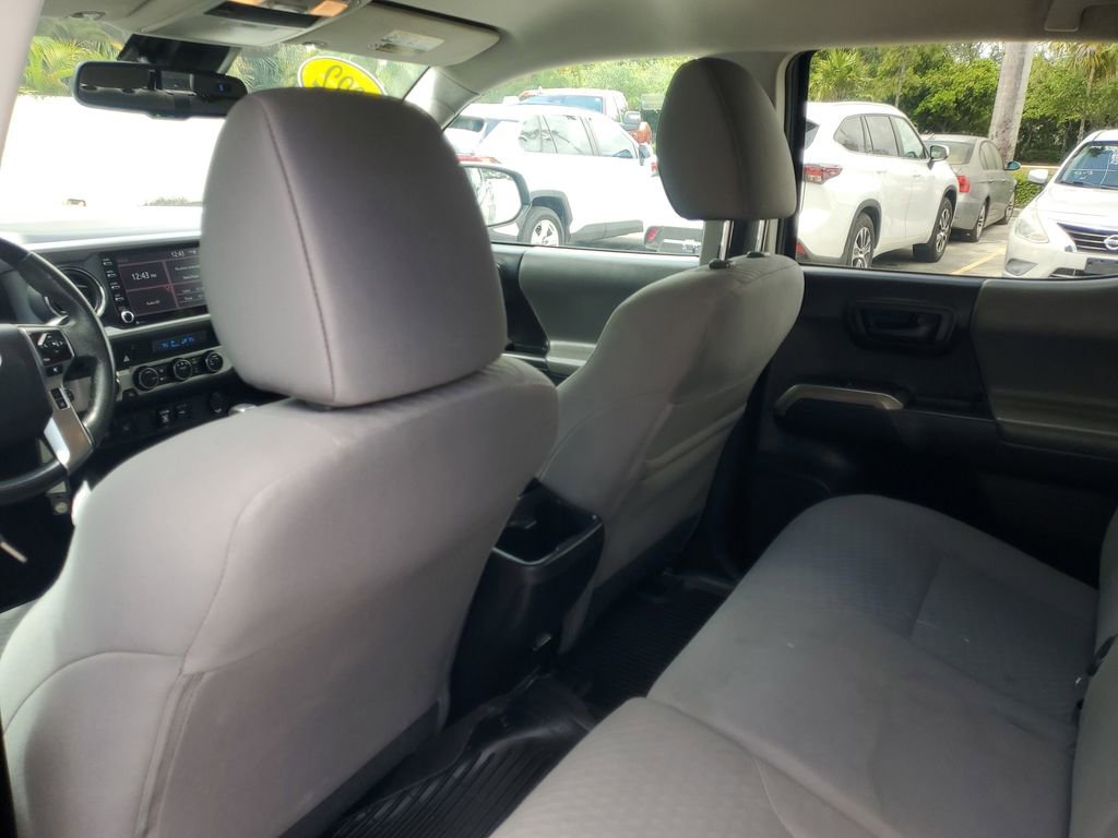 Used 2022 Toyota Tacoma SR5 w/ Technology Package image 10