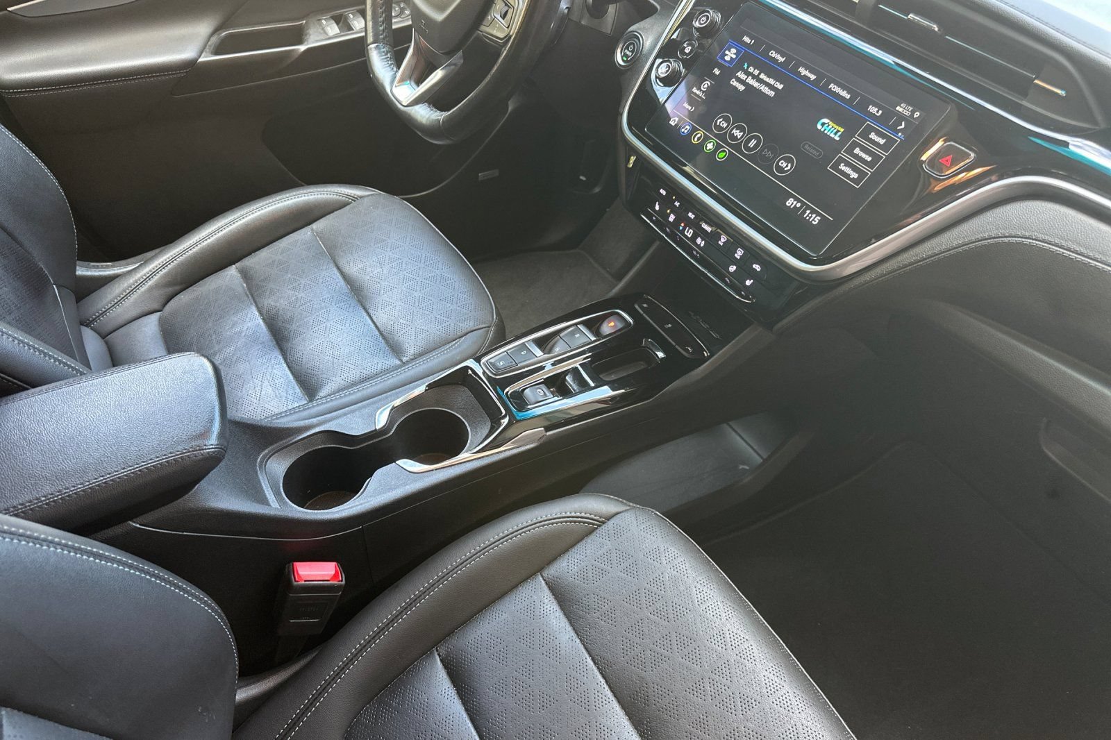 Used 2023 Chevrolet Bolt LT w/ Infotainment Package FWD image 19