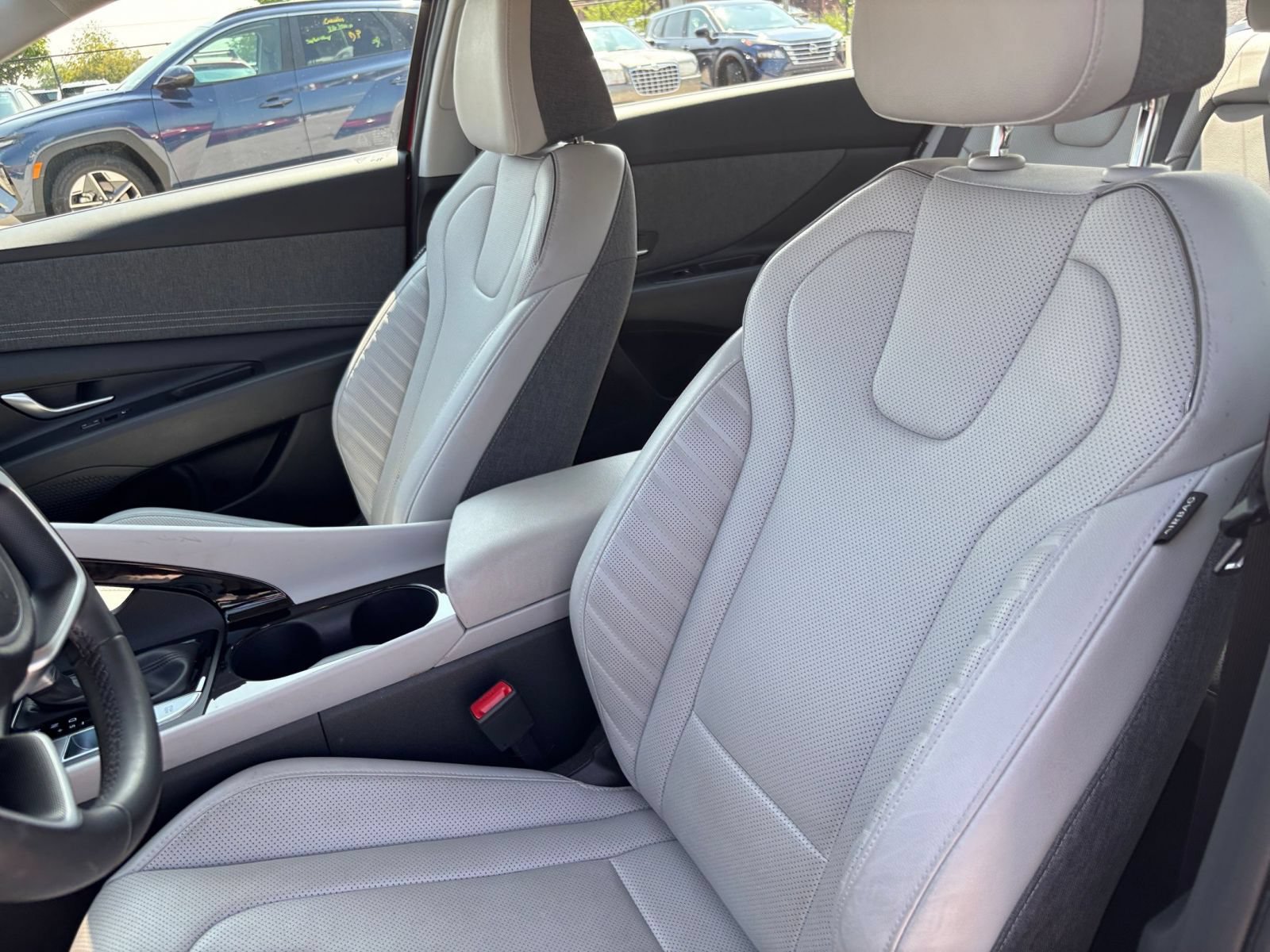 Used 2025 Hyundai Elantra Limited FWD image 35