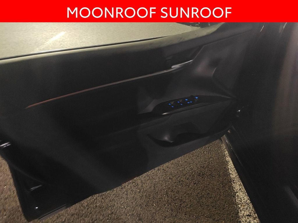Used 2023 Toyota Camry SE w/ Cold Weather Package image 5