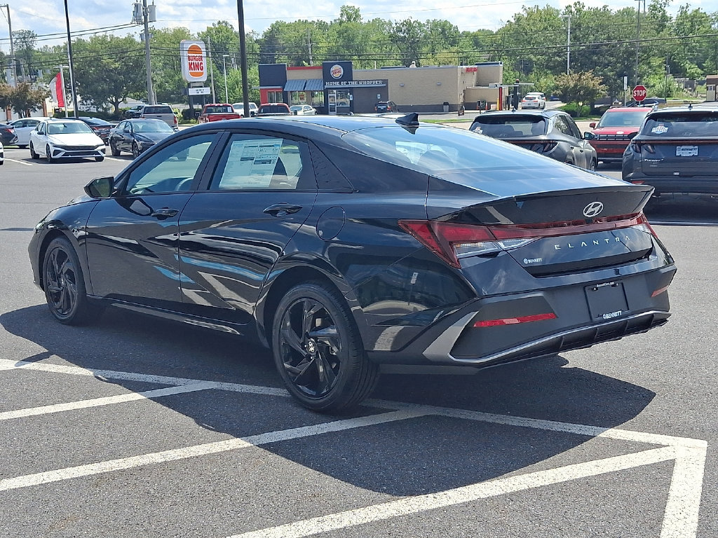 New 2026 Hyundai Elantra SEL Sport FWD image 4