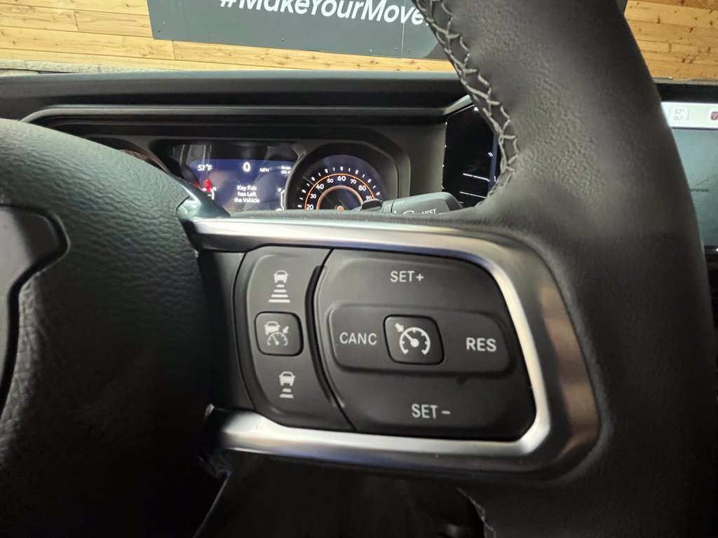 Used 2026 Jeep Wrangler Unlimited Sahara AWD/4WD image 34