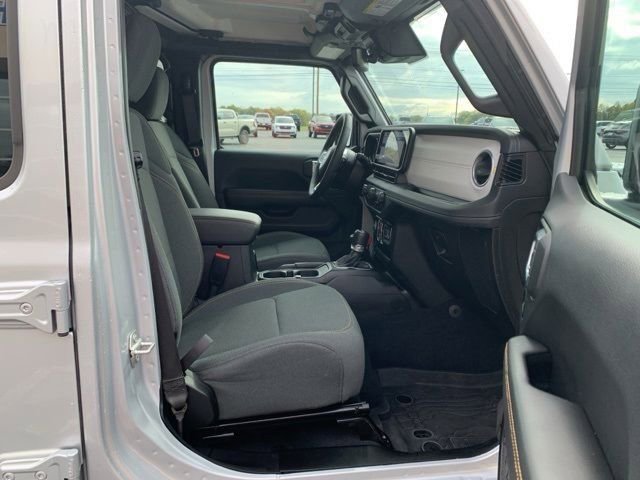 Used 2024 Jeep Wrangler Sahara w/ Technology Group image 14