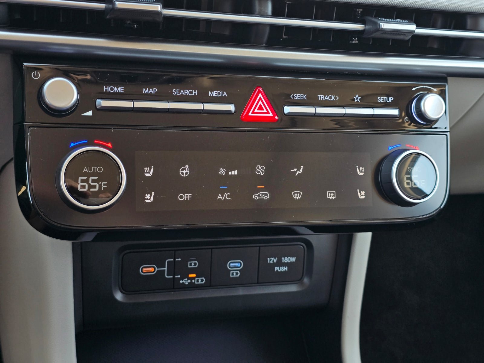 New 2026 Hyundai Tucson Limited FWD image 19