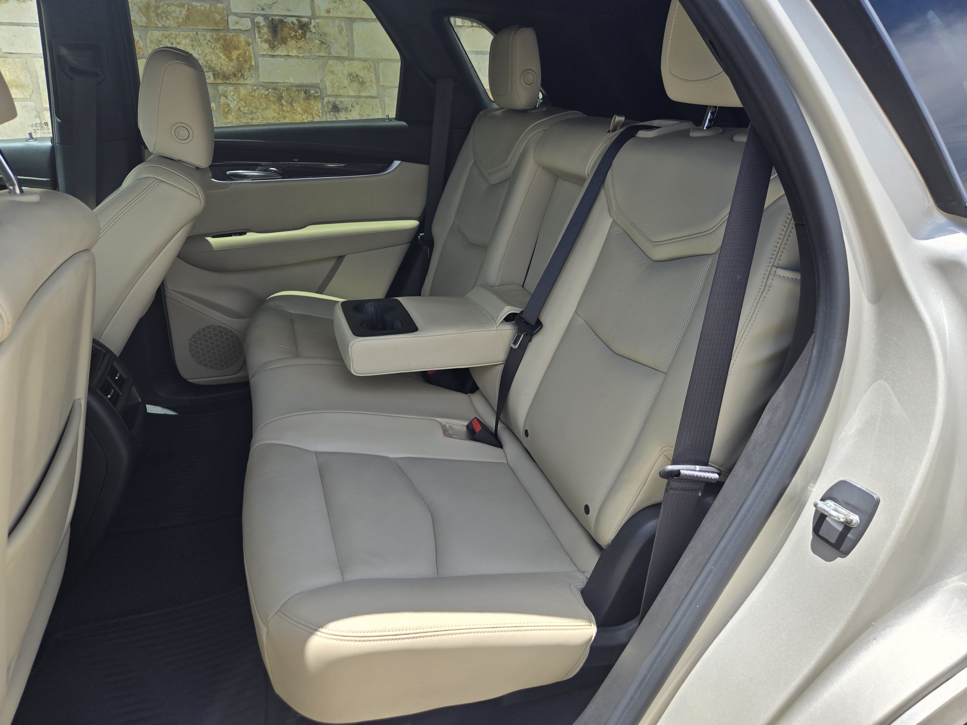 Used 2017 Cadillac XT5 Luxury w/ Driver Awareness Package FWD image 7