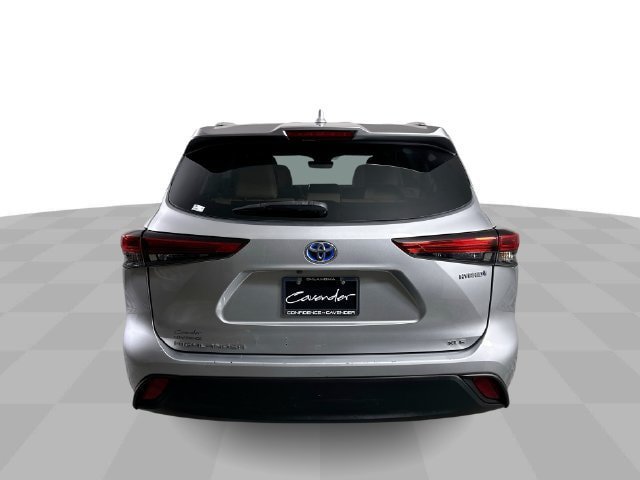Used 2023 Toyota Highlander XLE AWD/4WD image 7