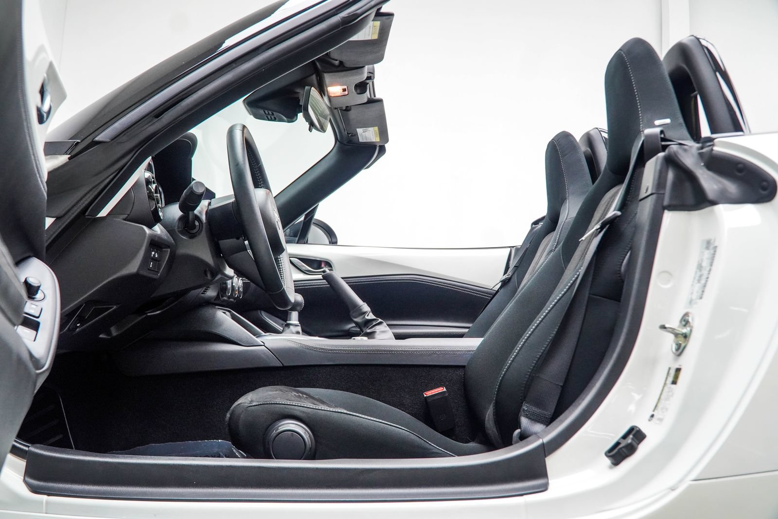 Used 2025 MAZDA MX-5 Miata Club RWD image 38