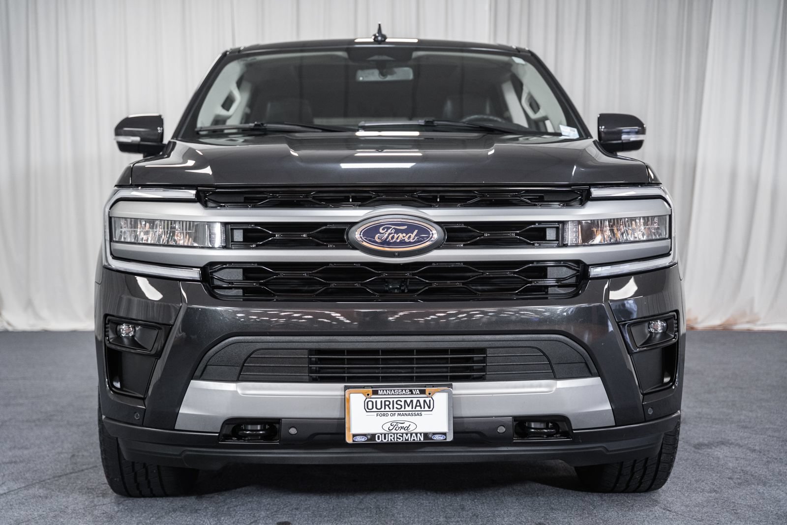 Used 2023 Ford Expedition XLT AWD/4WD image 2