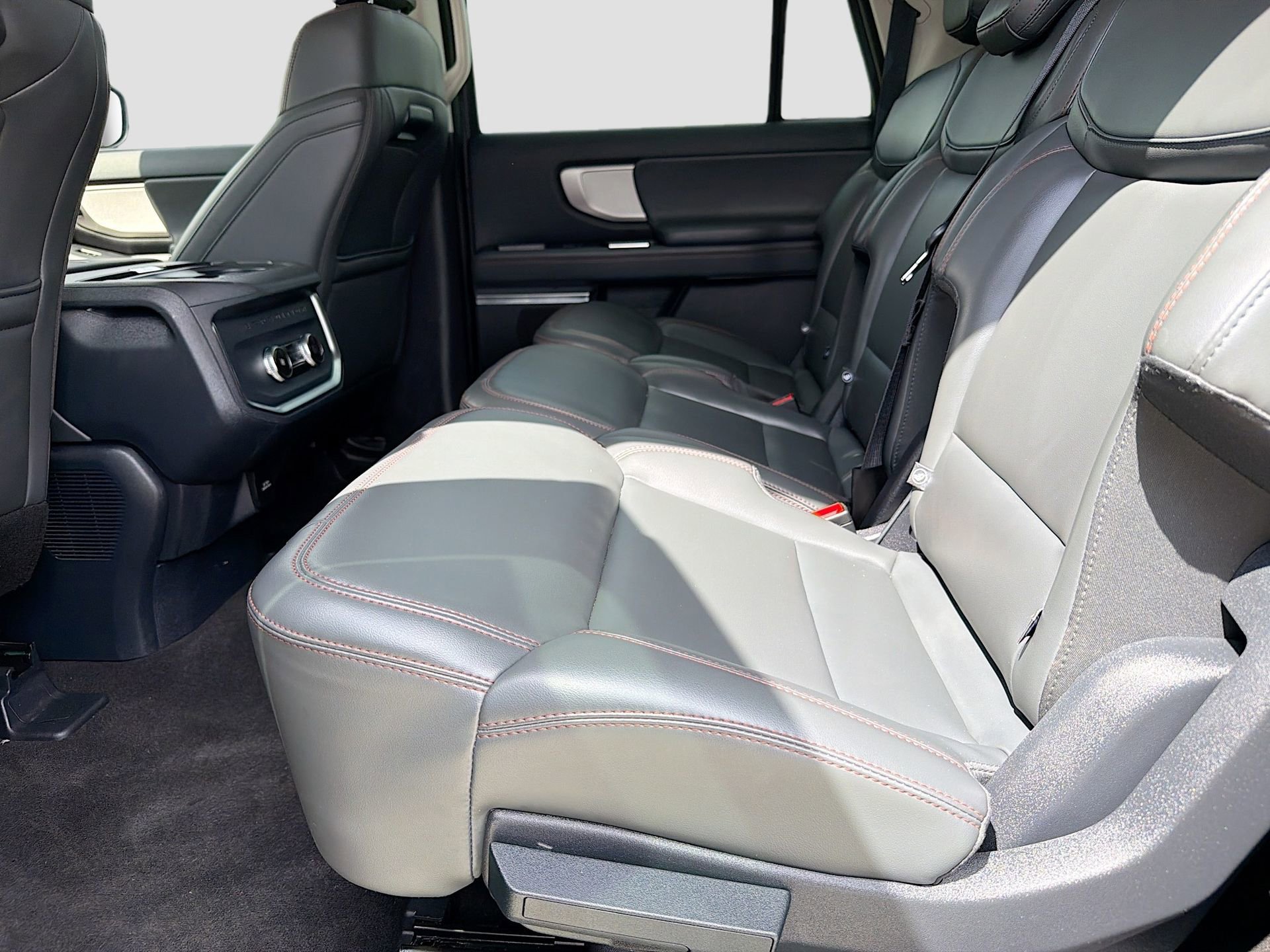 Certified 2025 Ford Expedition Max Active AWD/4WD image 31