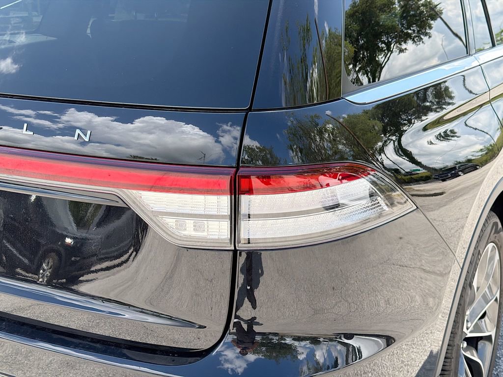 Used 2025 Lincoln Aviator Reserve w/ Illumination Package RWD image 10