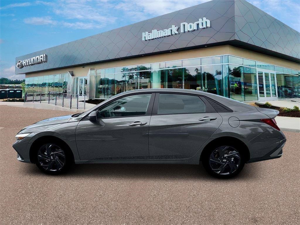 New 2026 Hyundai Elantra Sport image 3