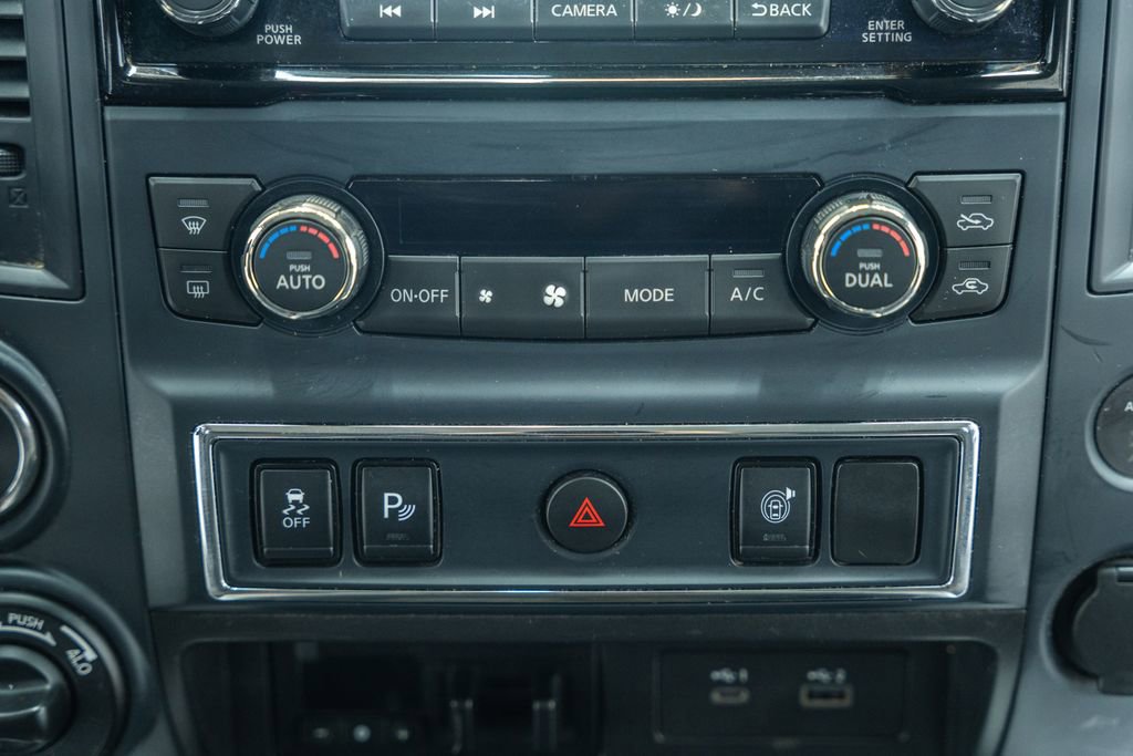 Used 2022 Nissan Titan SV w/ SV Convenience Package image 22